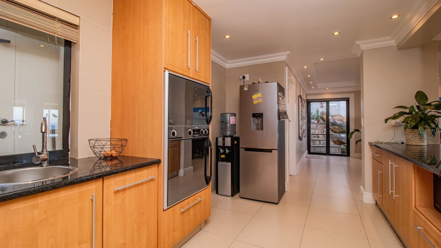To Let 4 Bedroom Property for Rent in Camps Bay Western Cape